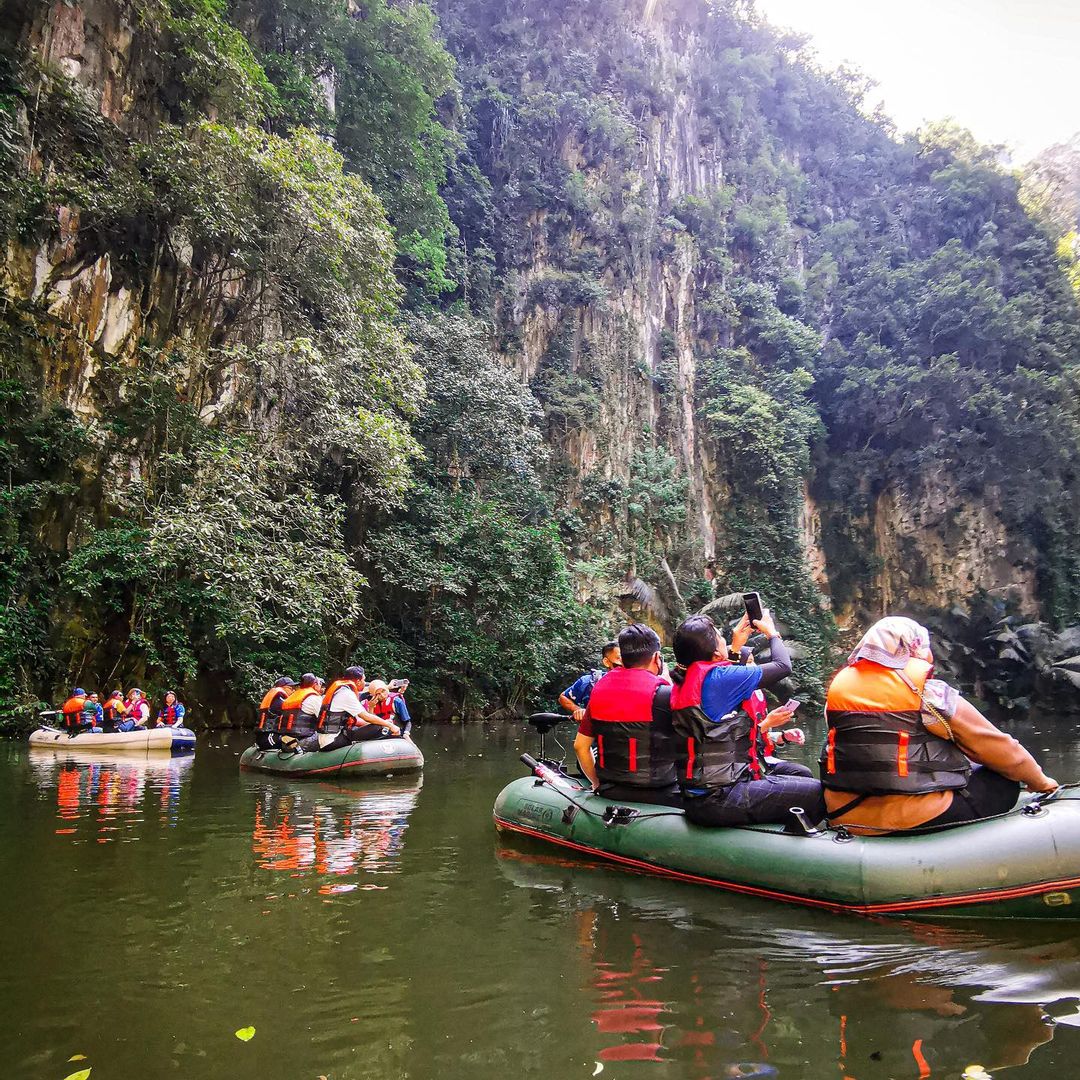 Aktiviti Di Tasik Cermin