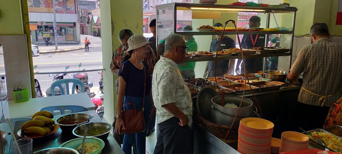 Kalau Datang Waktu Tengah Hari Beratur Panjang Tau