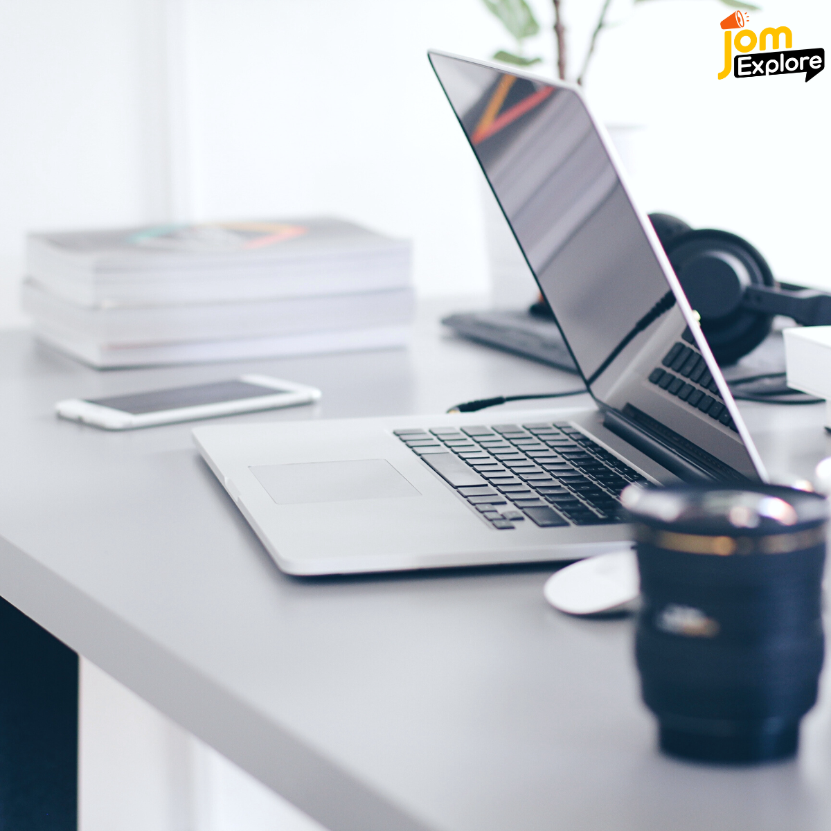 Meja Yang Teratur Dan Bersih Akan Bantu Kita Lebih Fokus