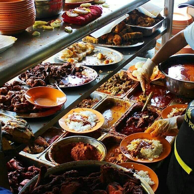 Ayam Masak Merah Memang Wajib Pekena