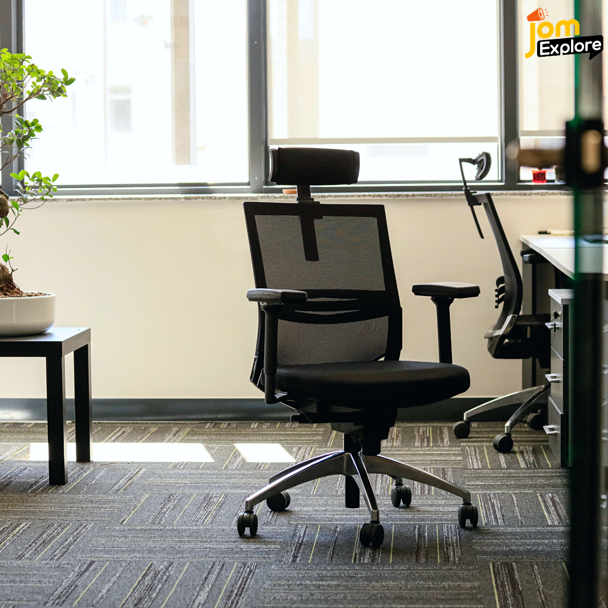 Kerusi Ofis Yang Selesa Akan Memastikan Tulang Belakang Kita Tak Rosak Tau