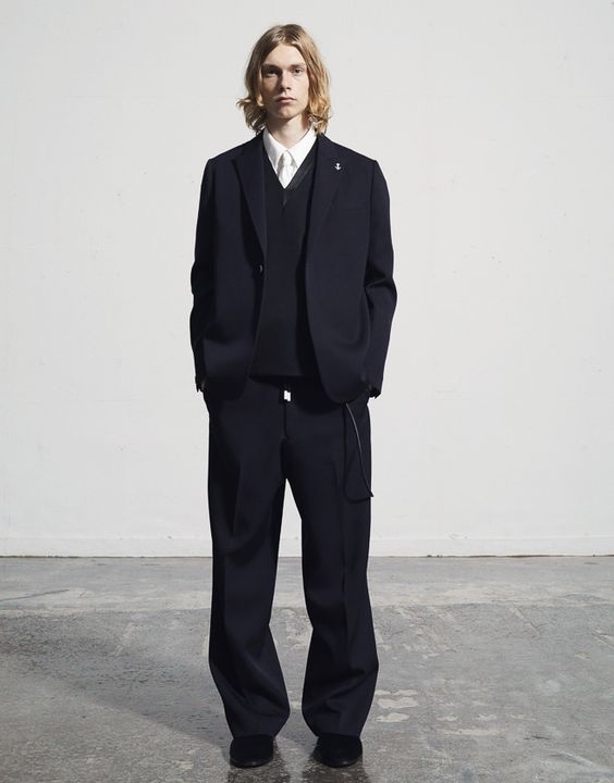 Nak Pergi Dating Memang Sesuai Sangat Pakai Suit