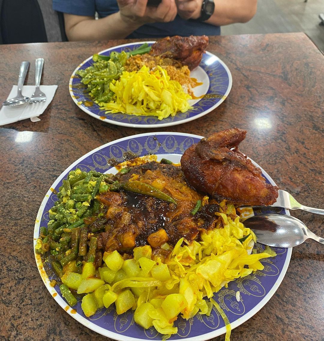 Nasi Kandar Kat Sini Menjadi Kegilaan Ramai Tau