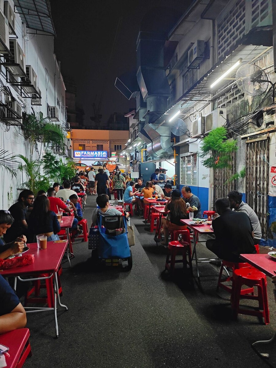 Hanya Buka Lewat Petang Ke Malam Memang Sesuai Jadi Tempat Lepak