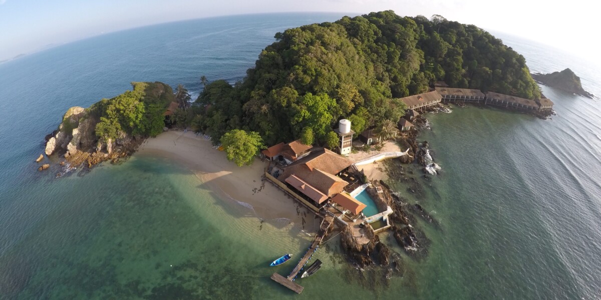 Temui keindahan yang memikat sebuah pulau untuk dijejaki.