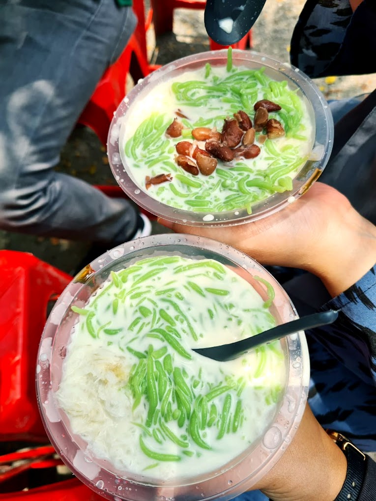 Hari Yang Panas Memang Sesuai Disejukkan Dengan Cendol