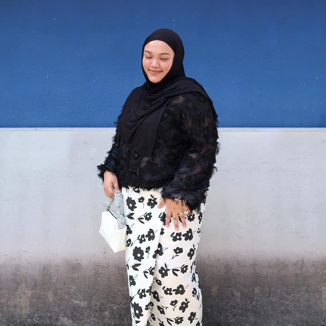 Pakai Pakaian Yang Lebih Gelap