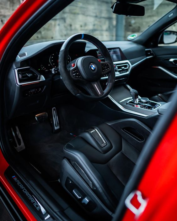 Ruang Dalaman Dia Pnu Selesa Dan Mempunyai Pelbagai Teknologi Baru Dari BMW