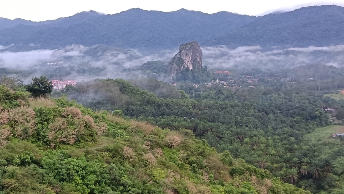 Suasana damai dan lanskap epik