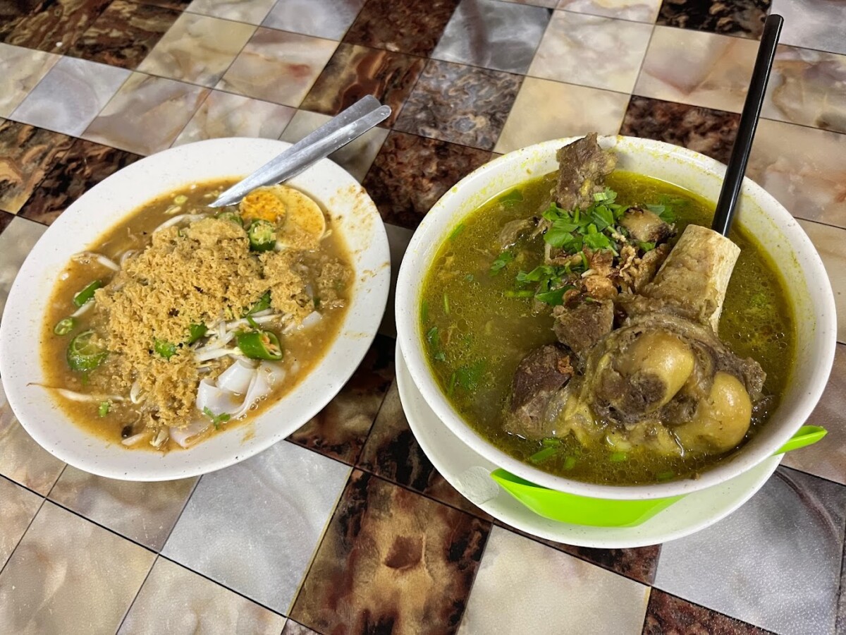 Mulakan hari anda dengan mi rebus bersama sup tulang!