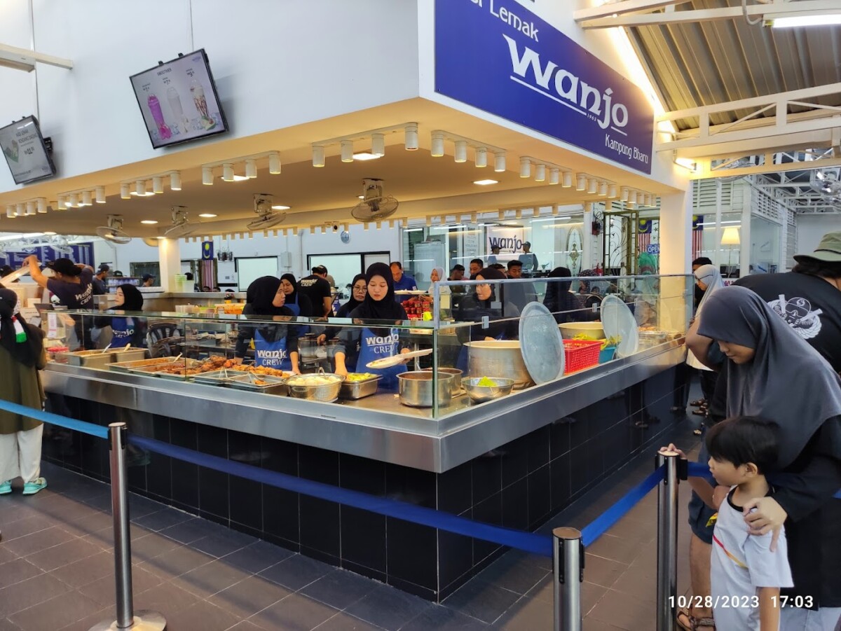 Kedainya bersih, kemas dan servis yang efektif