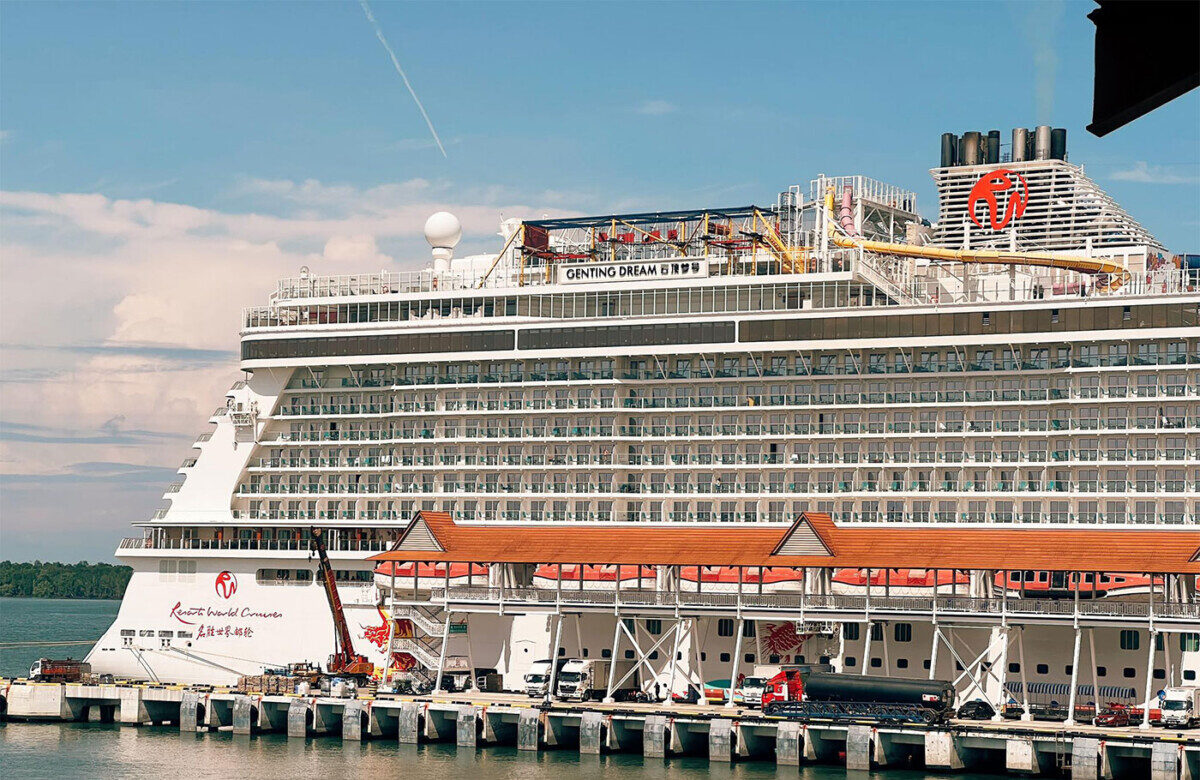 Sebahagian Bahagian Luar Kapal Genting Dream Cruise