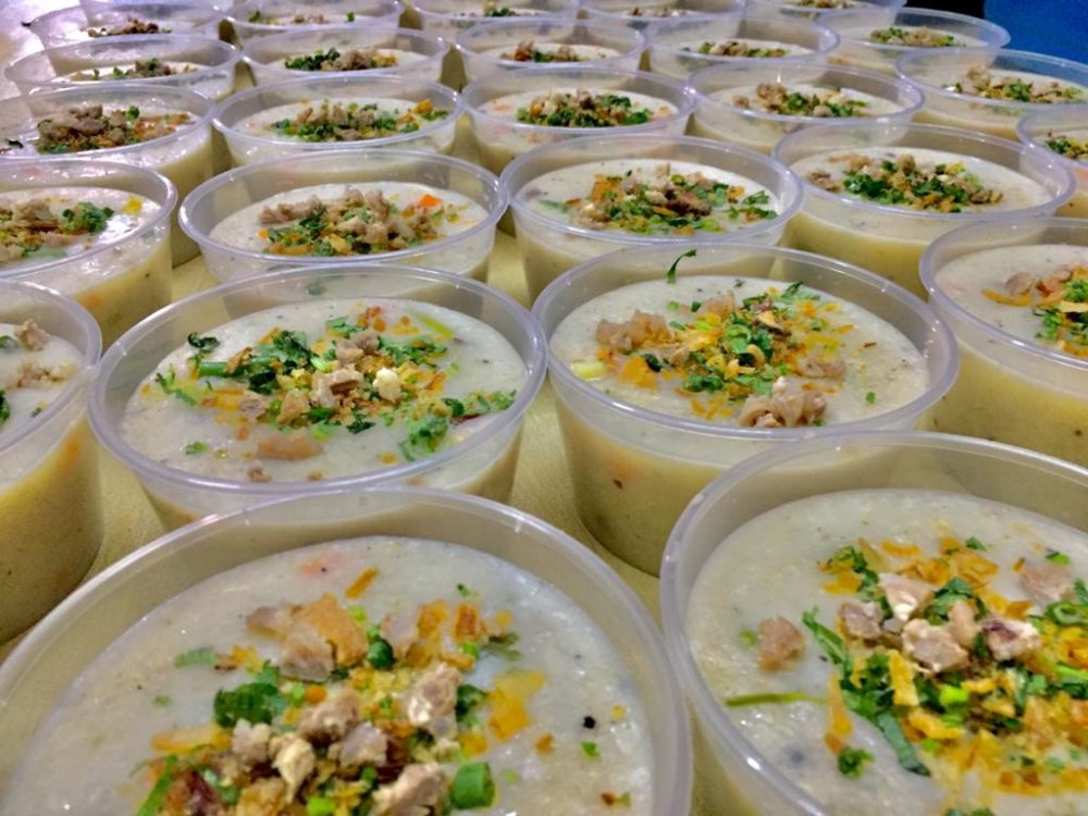 Setiap kali bulan Ramadhan, ramai akan beratur untuk menikmati bubur menyelerakan ini