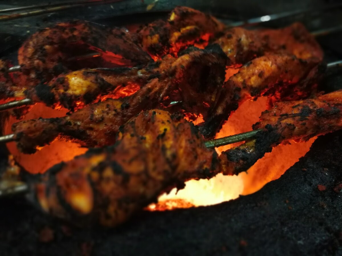 Ayam Tandoori Yang Dibakar Memang Sedap Dipadan Dengan Roti Naan
