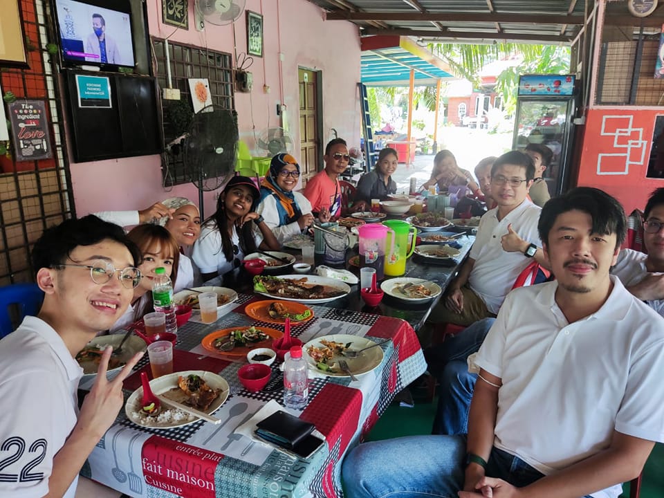 Digemari oleh semua kaum.