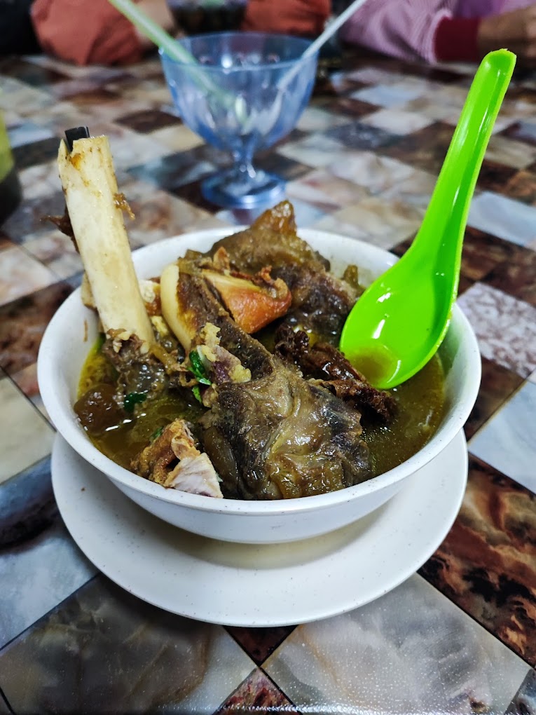 Sup tulang gearbox menjadi kegemaran ramai di sin, wajib cuba ye