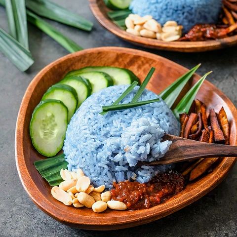 Nasi Kerabu Yang Mempunyai Rasa Dan Daya Tarikan Tersendiri