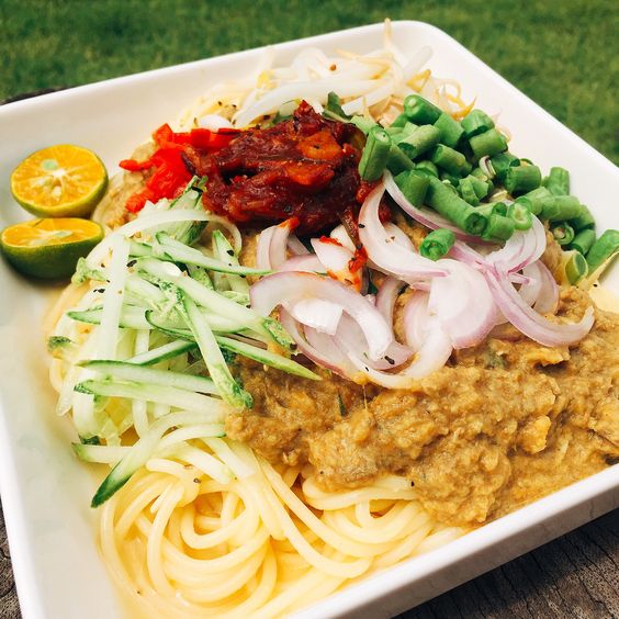 Laksa Johor ni ada mix mat salleh sikit sebab pakai spageti