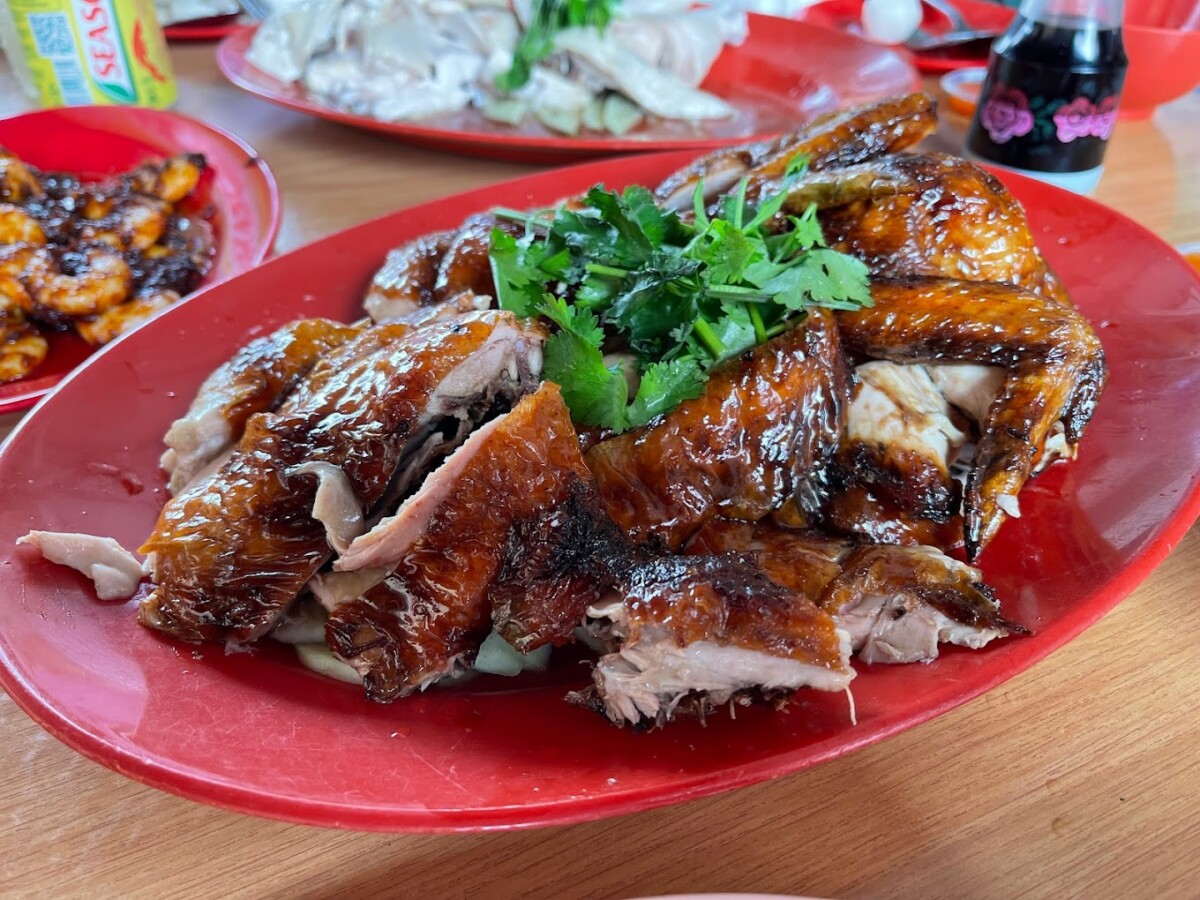 Korang boleh pilih roasted chicken atau boiled chicken. Min suka roasted!