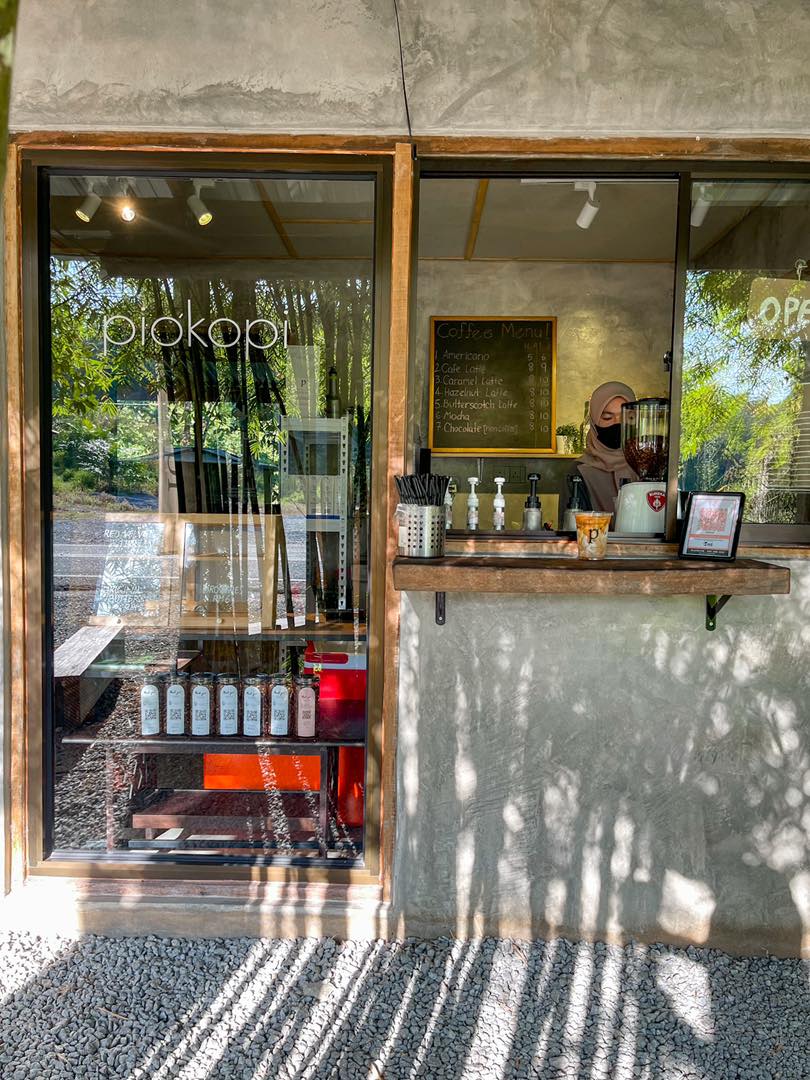 Rahsia kebahagiaan adalah secawan kopi yang sempurna di Kafe Piokopi.