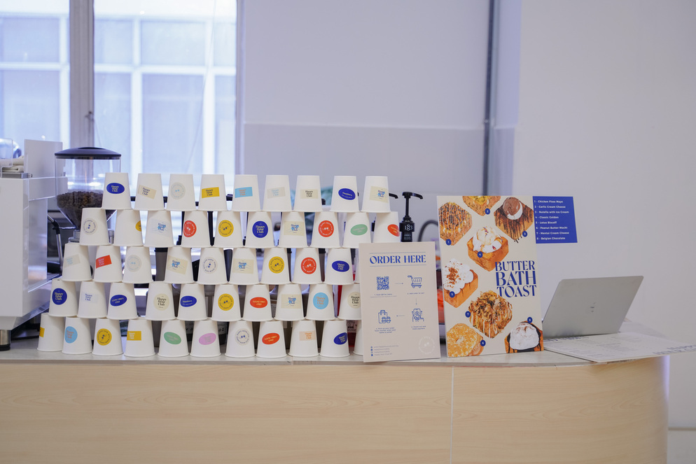 Kafe ini mempunyai bengkel kraf tangan sesuai untuk menamah kemahiran