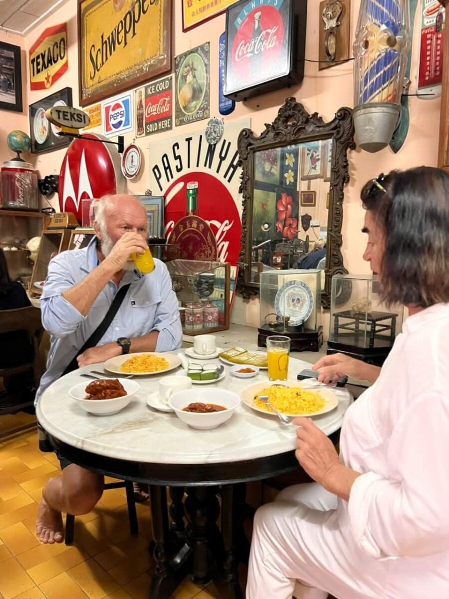 Bukan saja orang tempatan, malah pelancong asing juga tertarik dengan keunikannya,