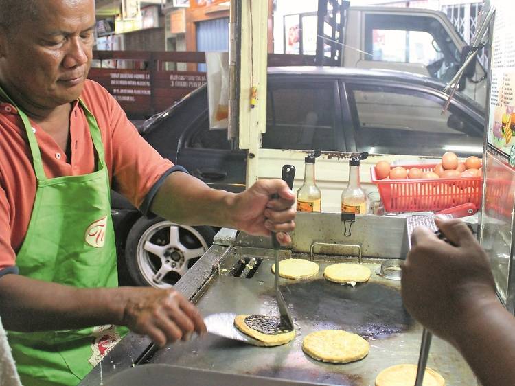 Rasa tak lengkap kalau tak singgah sekali dalam sebulan kedai camni