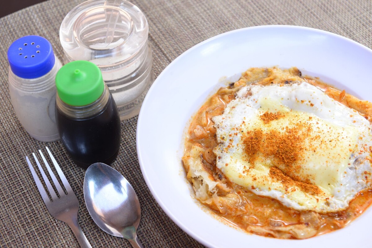 Roti Canai Cheese Hutton Lane bersama rempah homemade.