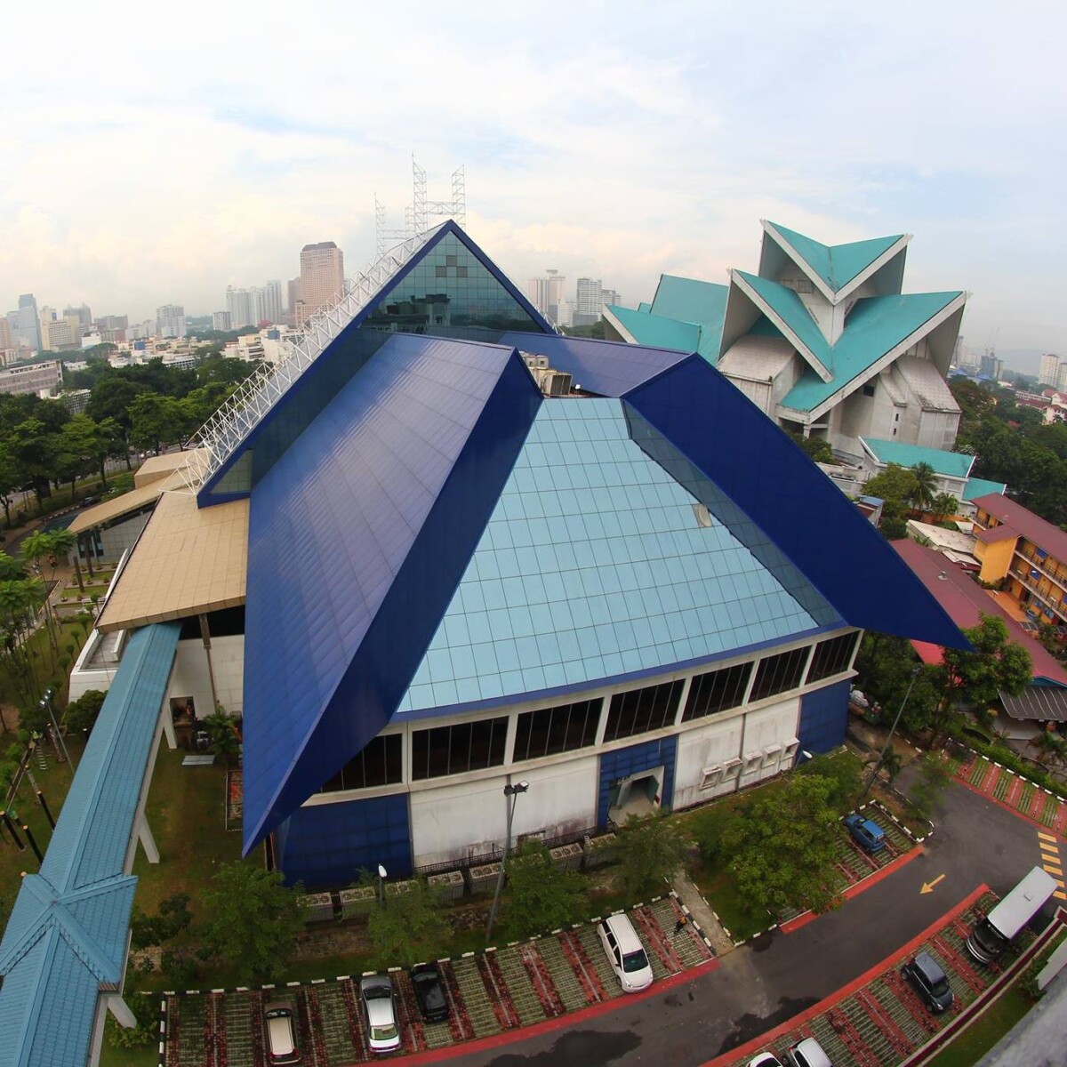 Eksplorasi kreativiti di Balai Seni Negara, antara destinasi Muzium dan Galeri terbaik di negara ini.