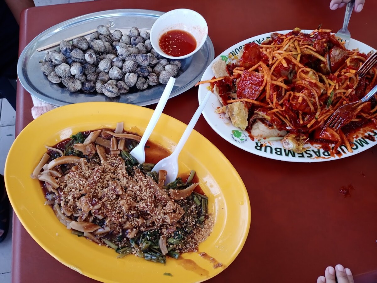 Bila di Penang, memang wajib untuk cuba Rojak Pasembur