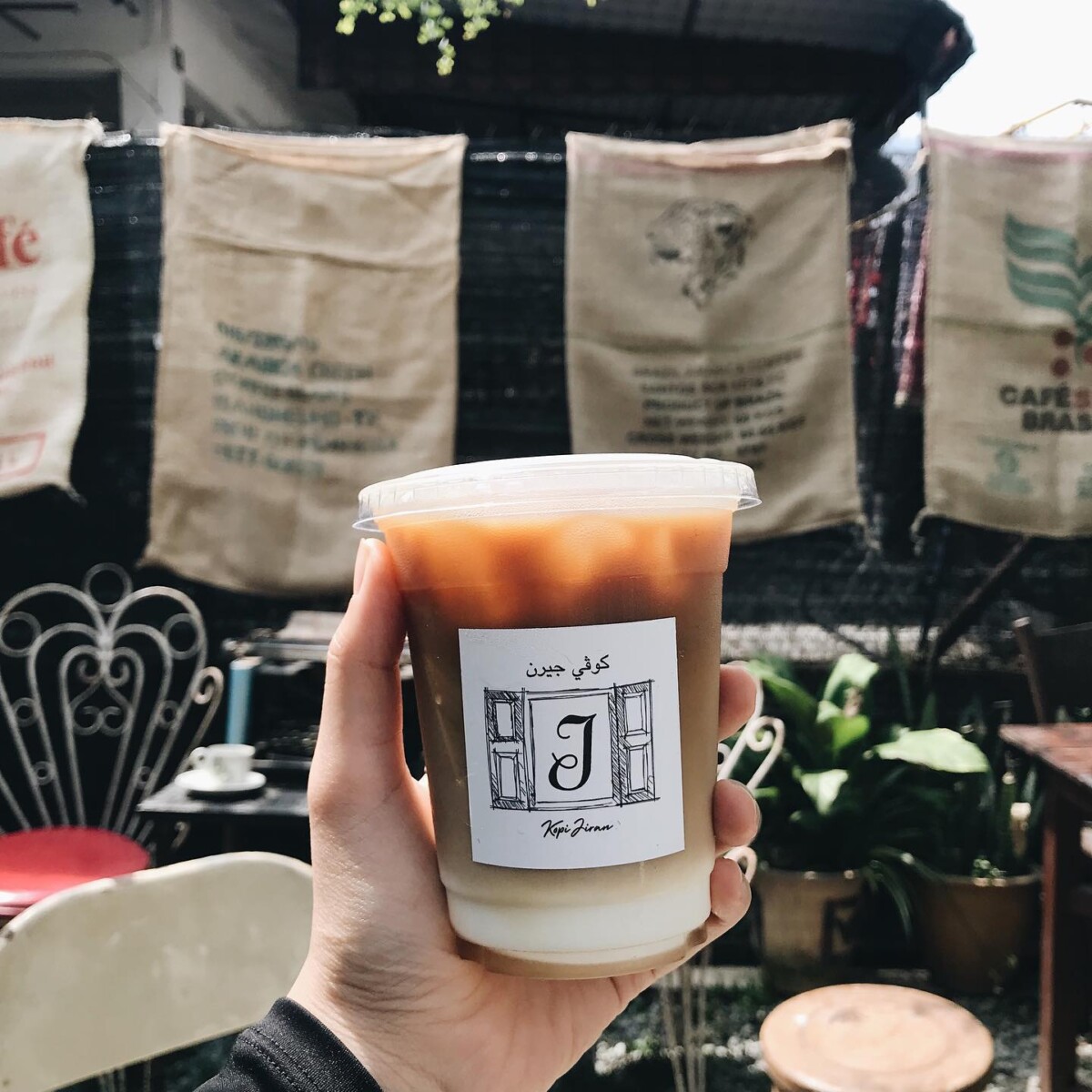 Penyejuk terbaik, Ice Latte dari Kopi Jiran.