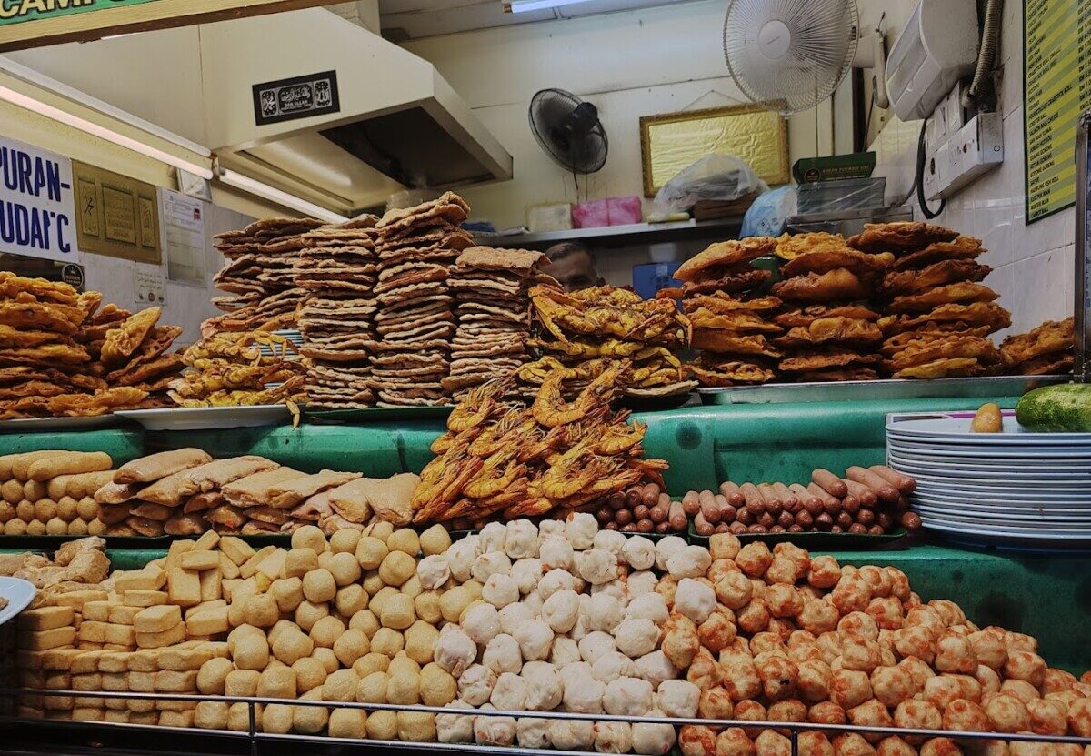 Ada yang suka Gani Pasembur, Ada yang suka Hussain Pasembur