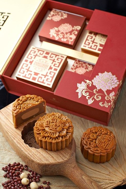 Kuih Bulan ada banyak jenis pes untuk korang pilih tau