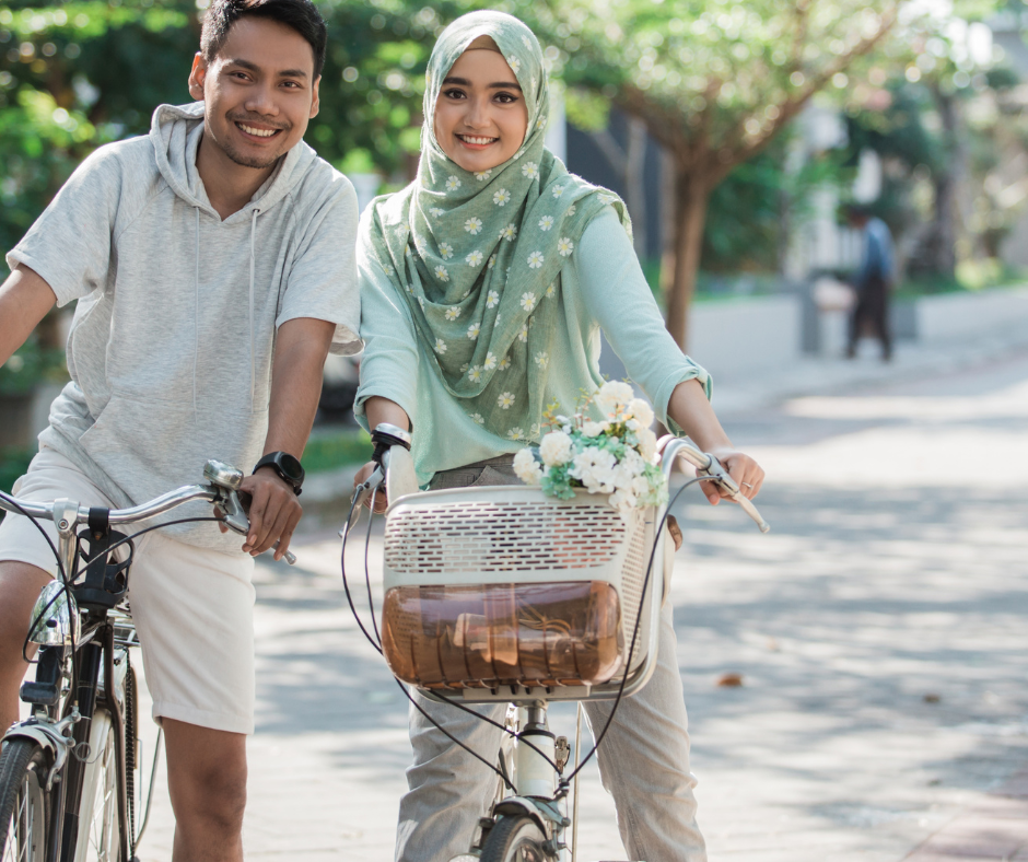 Jauh bukan penghalang untuk kebahagiaan cinta.