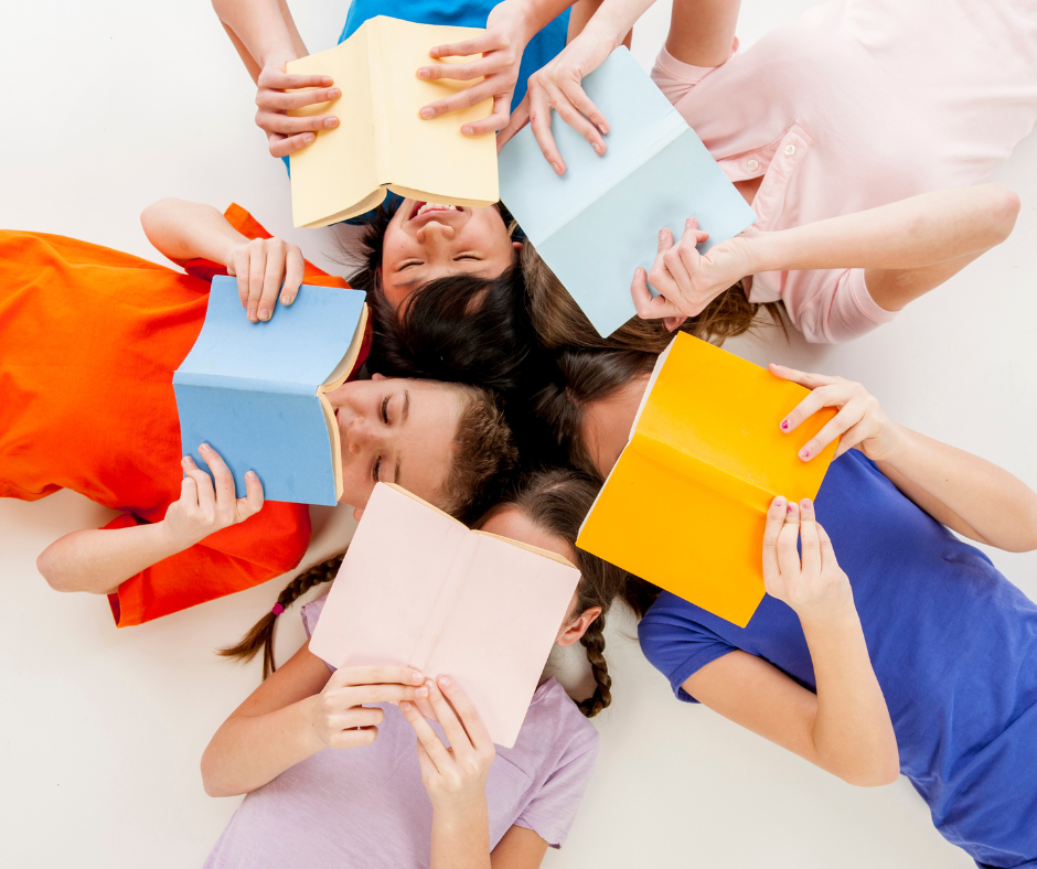Membaca buku atau mandi air panas adalah cara yang baik untuk meredakan tekanan sebelum tidur.