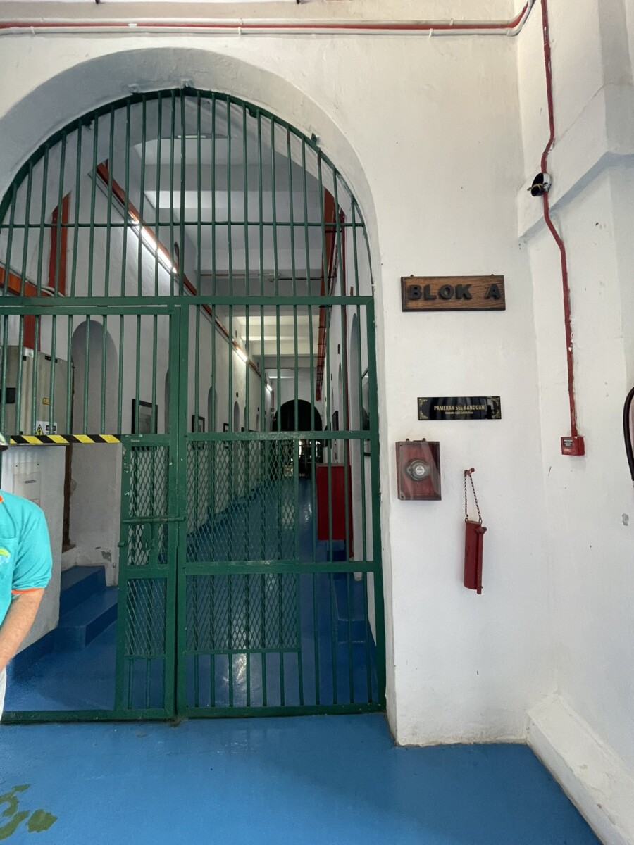 Korang sendiri berpeluang dapat lihat bagaimana sebuah penjara dapat berfungsi