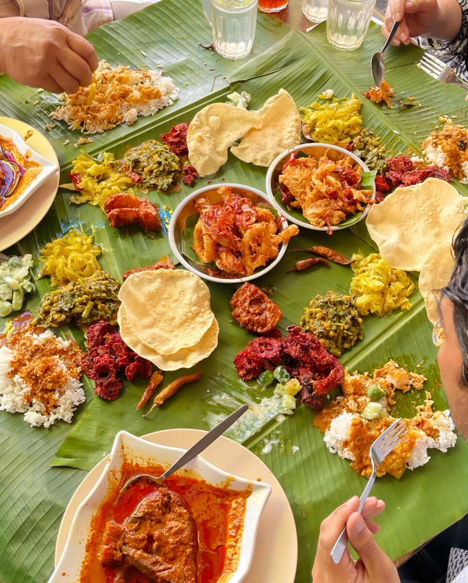 Kena singgah Mutiara Damansara untuk menikmati banana leaf rice halal!