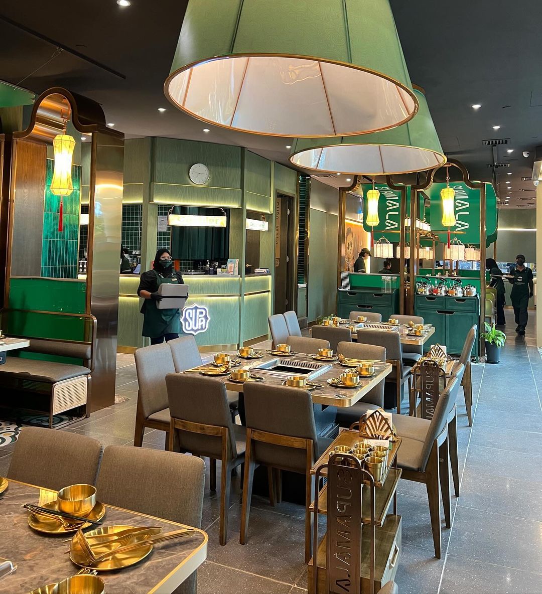 Supamala menyediakan ruang makan cukup selesa pulak tu