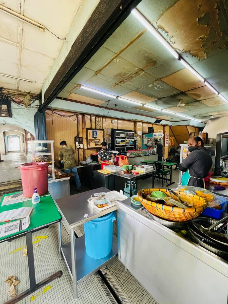 Terletak dekat dengan Pelabuhan Klang membuatkan seperti di Pulau Pinang