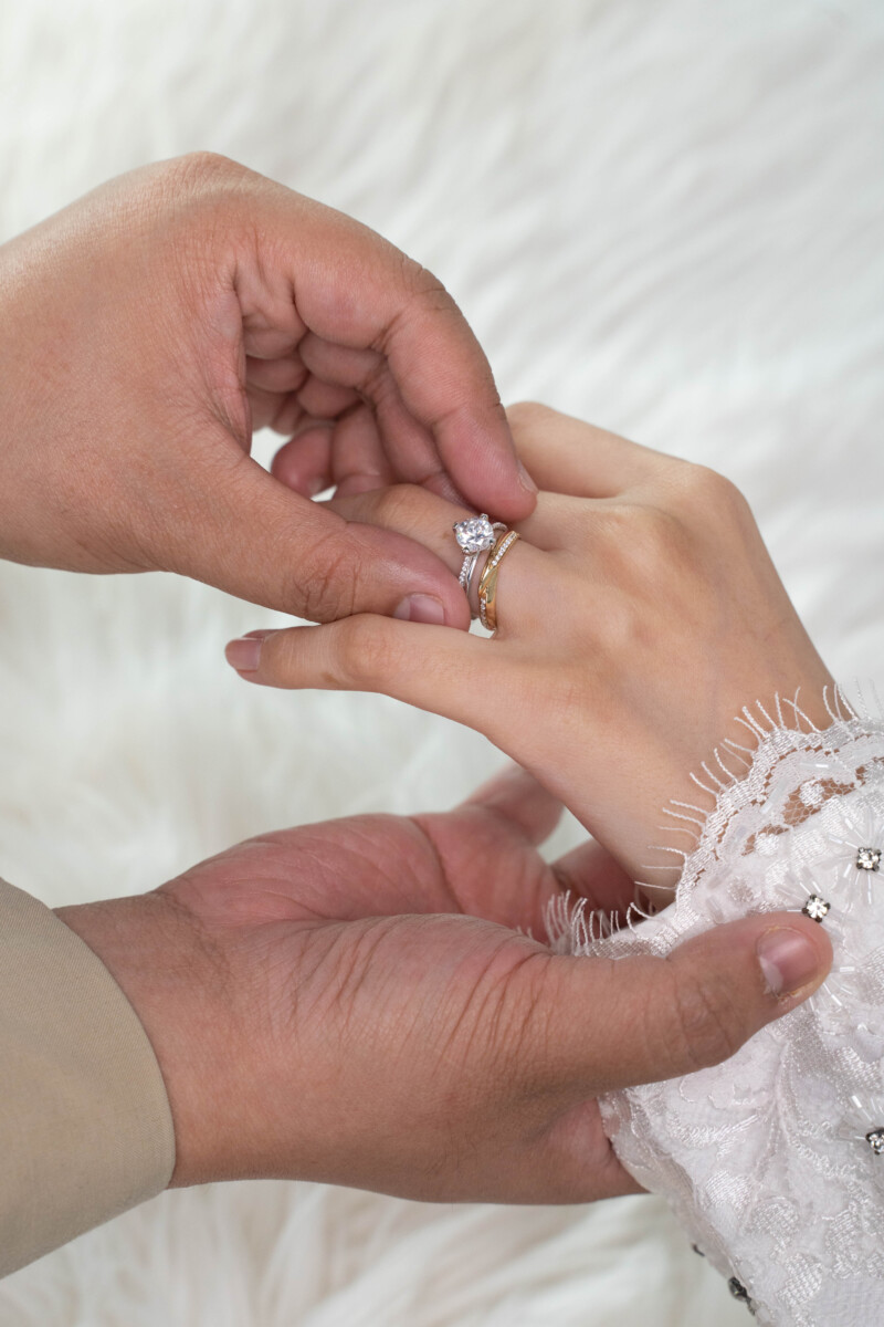 Kena pandai pilih Cincin Tunang untuk kuatkan ikatan cinta bersama pasangan