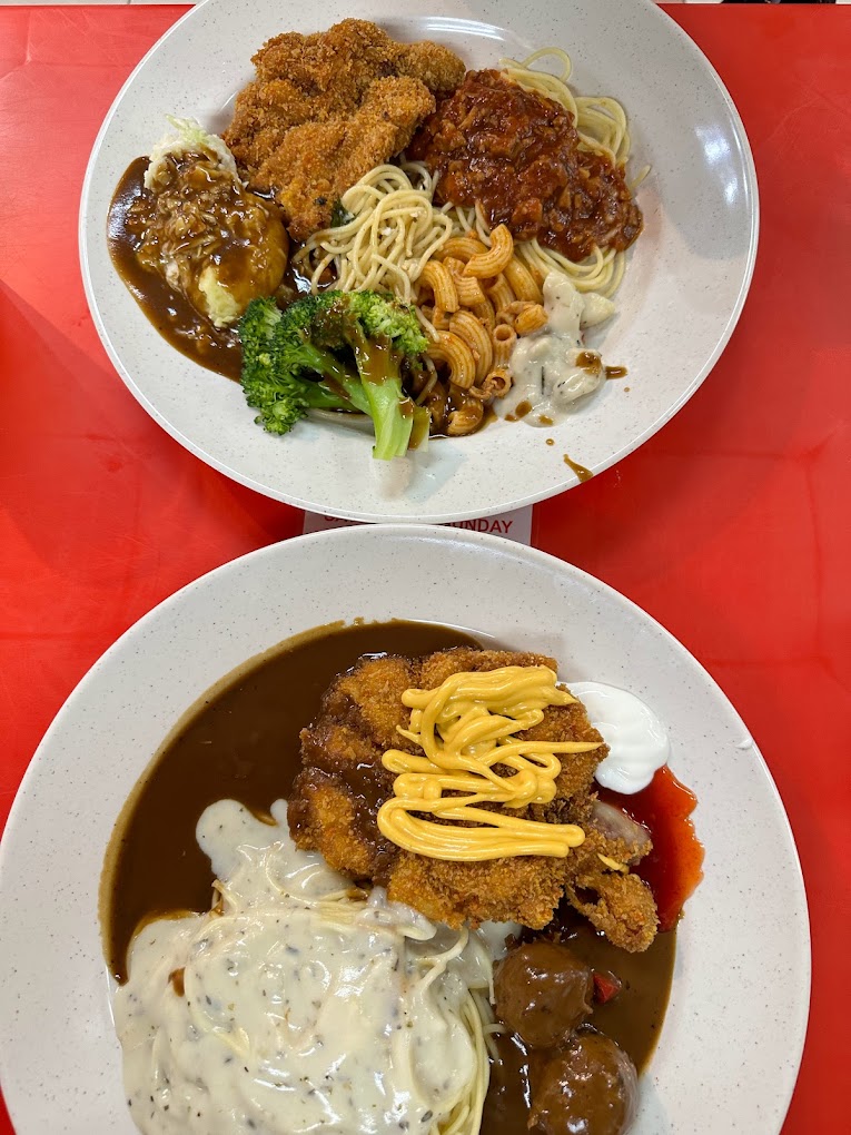 Ada pelbagai lauk untuk korang pilih pulak tu