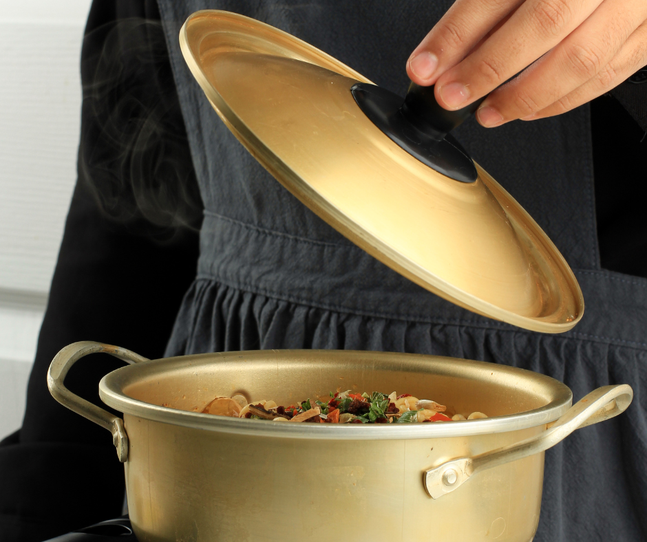 Disyorkan untuk mengurangkan penggunaan serbuk perasa dan elakkan menyedut sup mi dengan segera.