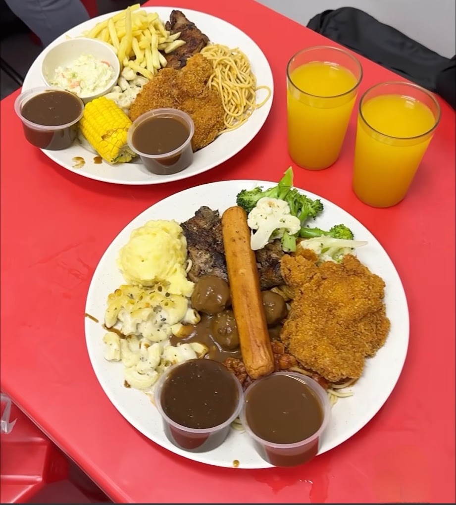 Selalunya Makanan Western kita nikmati di restoran mewah kan?