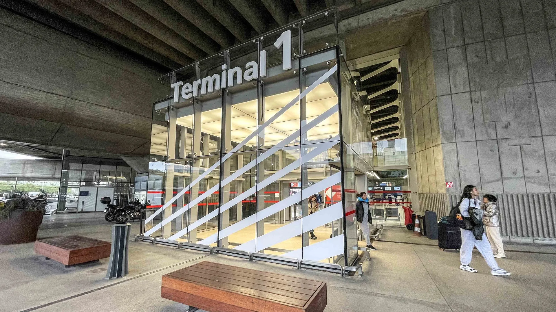 Terminal 1 di Charles de Gaulle menjadi terkenal sebab Mehran