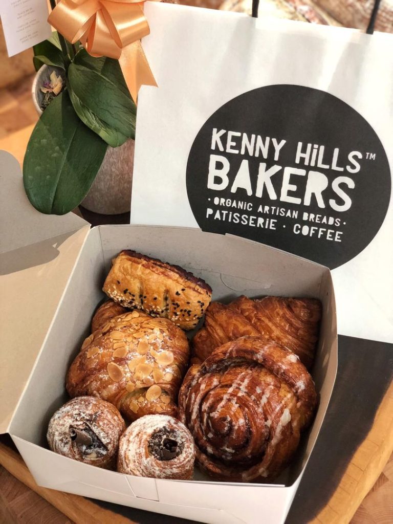 Kalau taknak makan berat sangat, memang berbaloi rasa pastri mereka