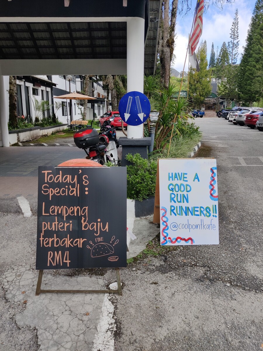 Mereka akan tulis menu istimewa yang boleh nikmati