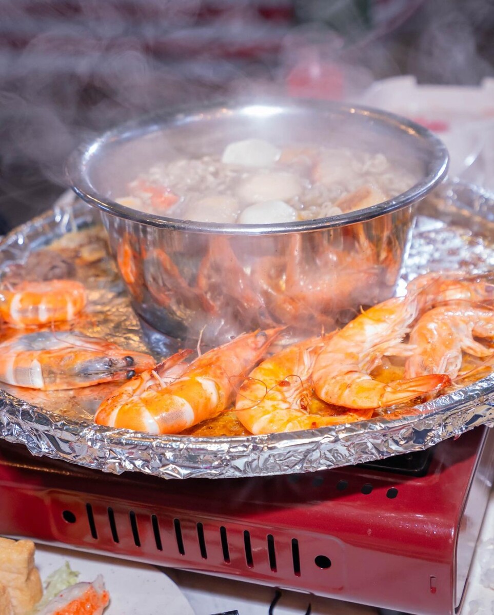 Cuaca sejuk ni sedap betul makan steamboat panas!