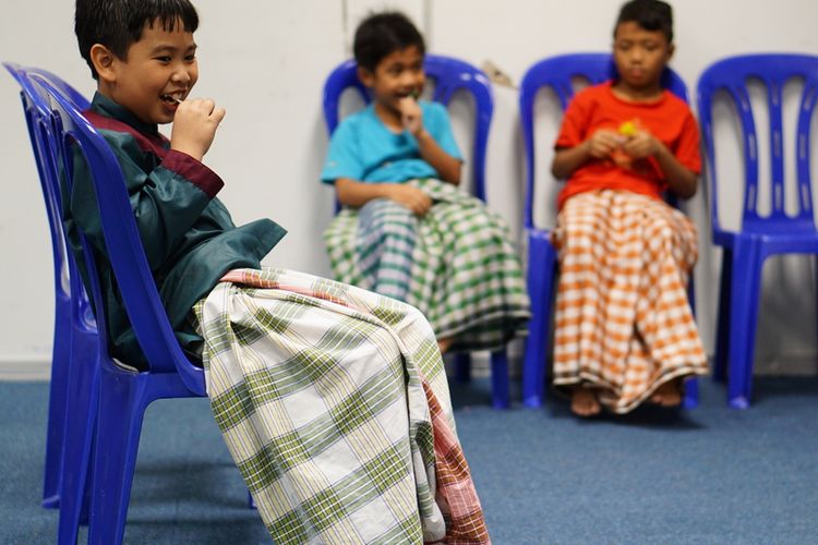 Pilih makanan pantang sunat dengan berhati-hati.