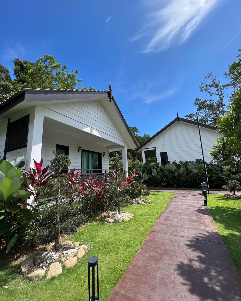 Mempunyai Dua Villa Di Villa Renai, Janda baik