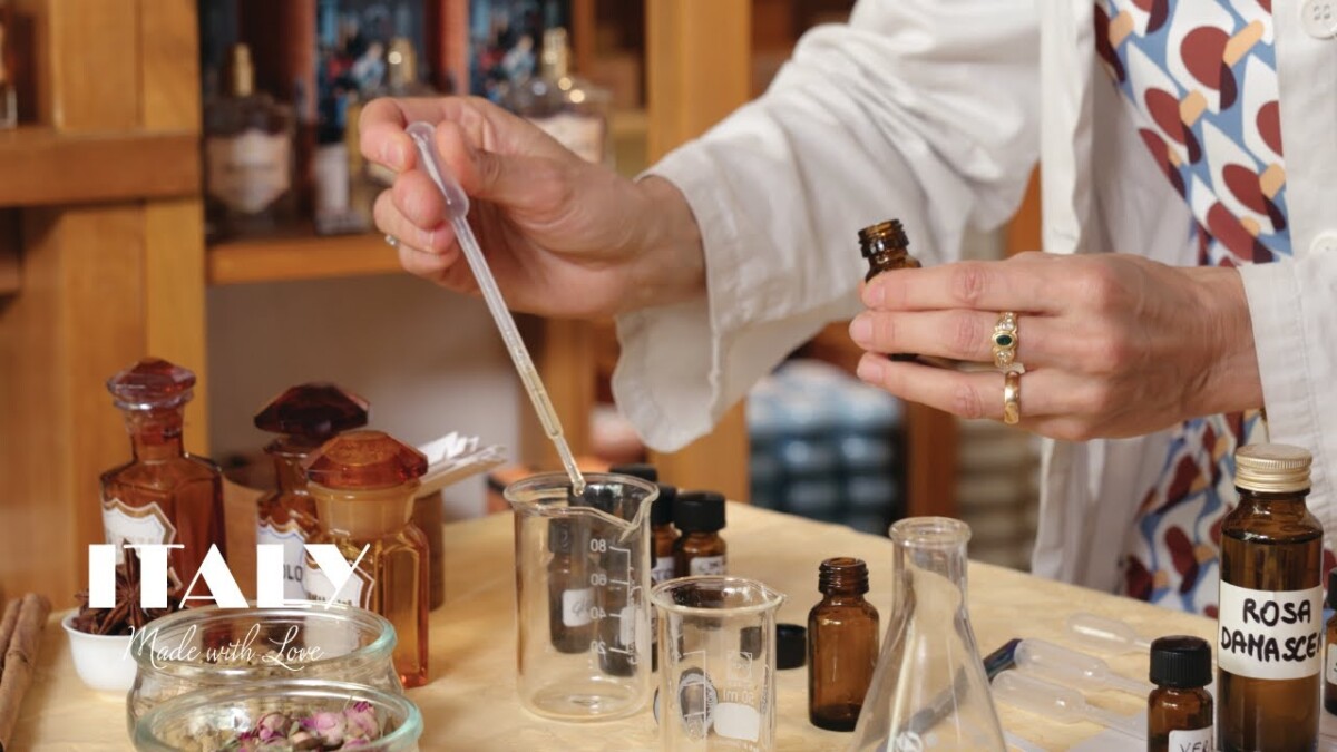 Tetapi jangan pakai di kawasan ramai orang! Nanti kena marah sebab kuat sangat bau